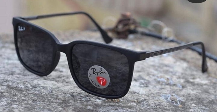 Black classic waferer sunglass