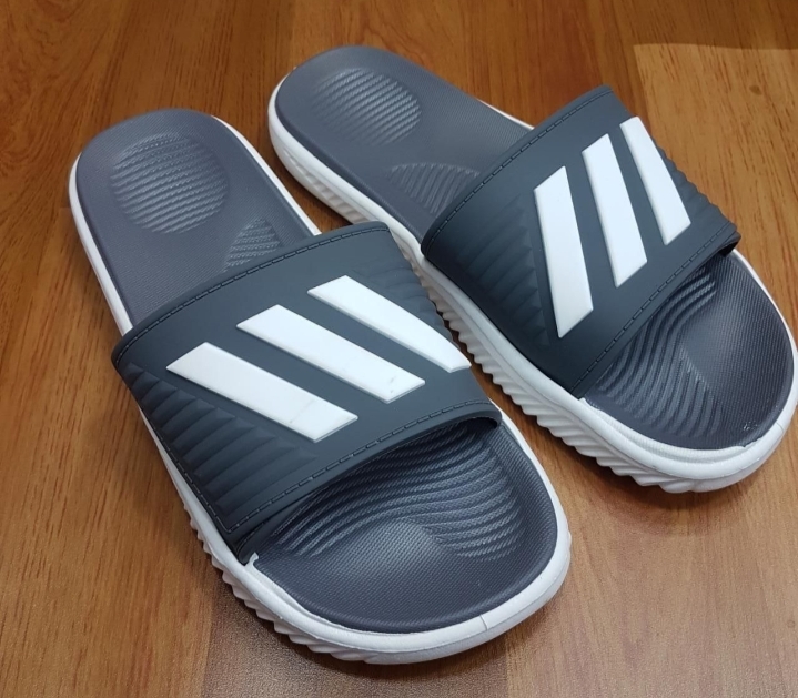 Grey lister flip flop